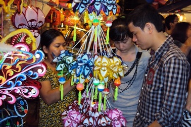 Bạn trẻ nao lòng nhớ Trung thu xưa