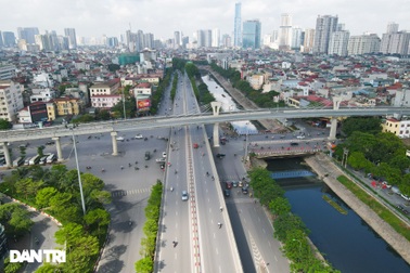 Những nút giao thông Hà Nội ngày nào cũng tắc bất ngờ vắng vẻ giờ cao điểm