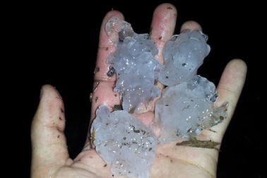 Mưa đá xuất hiện ở Lào Cai