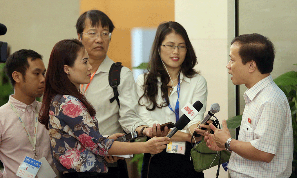 images2681522_pv_tac_nghiep_tai_quoc_hoi_pidd.gif images2681522_pv_tac_nghiep_tai_quoc_hoi_pidd.gif