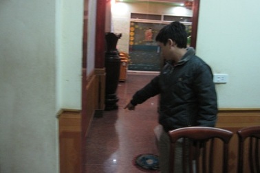 Chủ nhà nghỉ bị khách chém hàng chục nhát