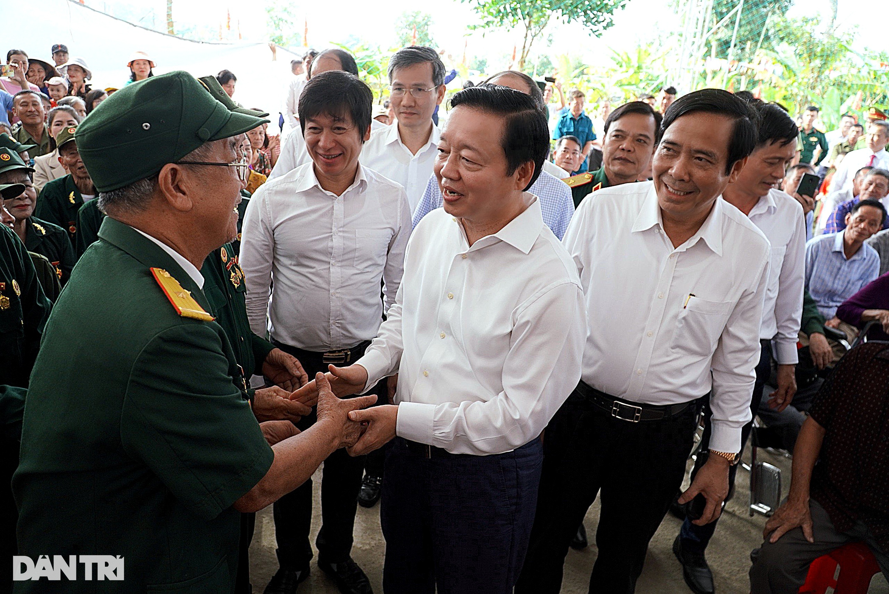 Phó Thủ tướng: Hỗ trợ người khó khăn, không để ai bị bỏ lại phía sau - 1 Phó Thủ tướng: Hỗ trợ người khó khăn, không để ai bị bỏ lại phía sau - 1