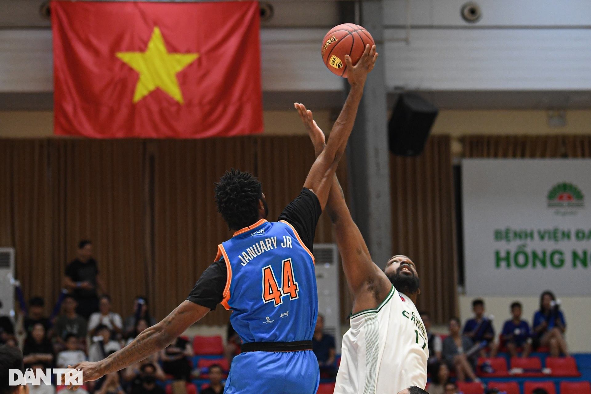 Ngôi sao tuyển Việt Nam tỏa sáng, Hanoi Buffaloes có chiến thắng ngược dòng - 1 Ngôi sao tuyển Việt Nam tỏa sáng, Hanoi Buffaloes có chiến thắng ngược dòng - 1