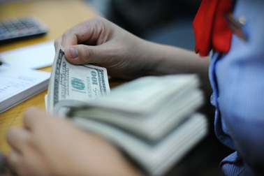 Lãi suất USD Việt Nam cao gấp 10 lần thế giới