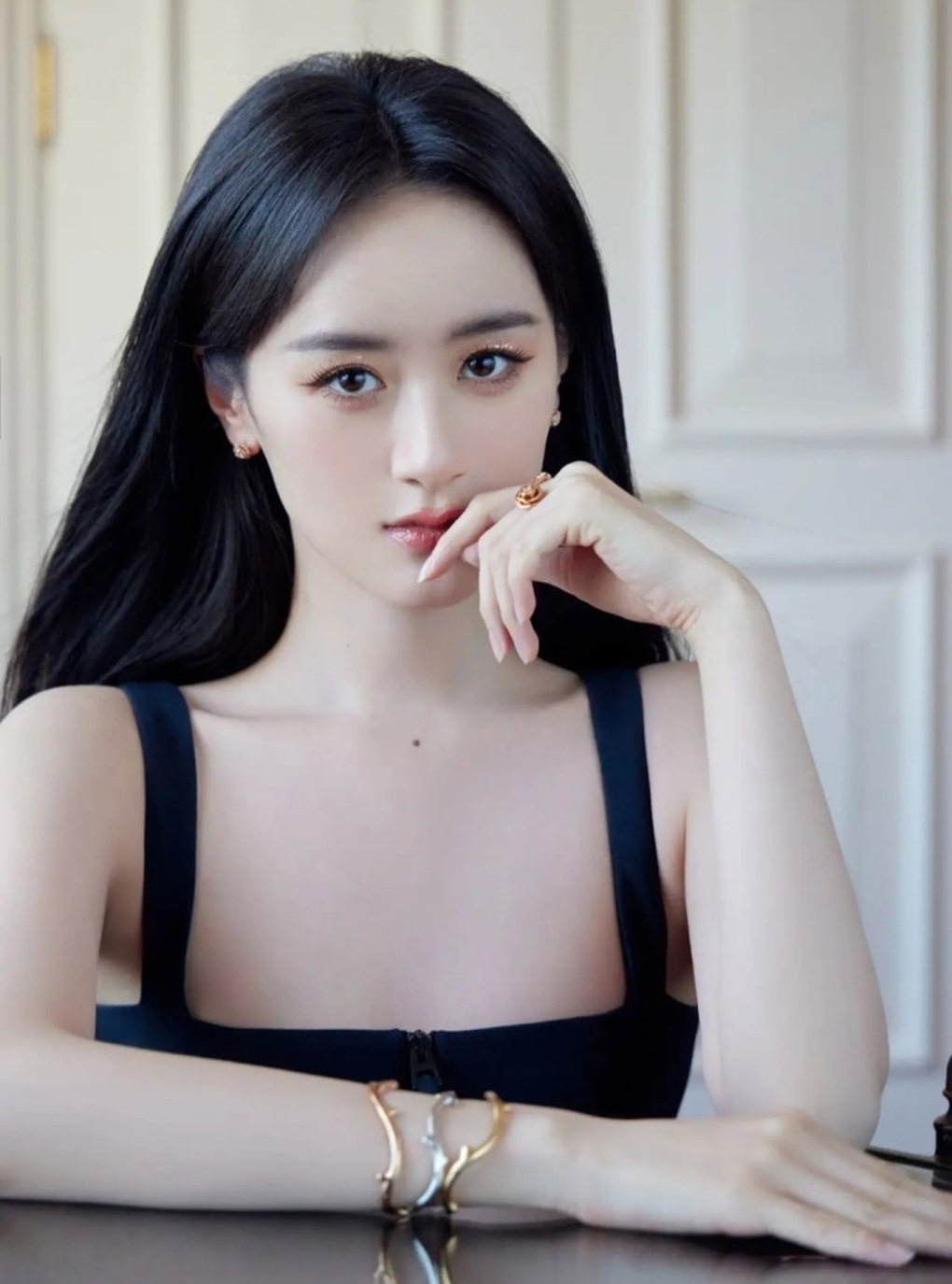 Tiểu Triệu Lệ Dĩnh bị cấm sóng, phạt 600.000 USD vì trốn thuế - 2 Tiểu Triệu Lệ Dĩnh bị cấm sóng, phạt 600.000 USD vì trốn thuế - 2