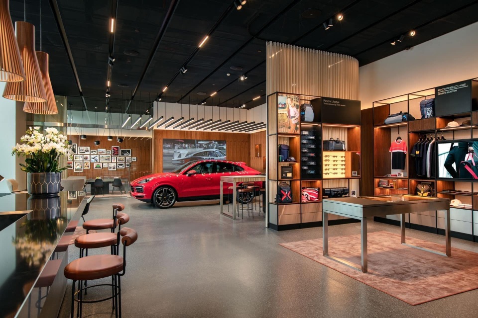 Porsche Studio đầu tiên được đặt tại Hà Nội - 1 Porsche Studio đầu tiên được đặt tại Hà Nội - 1