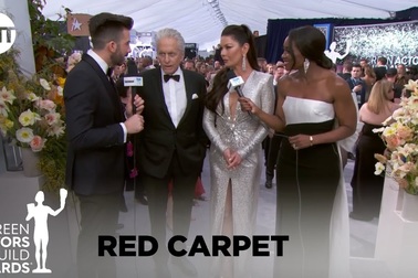 Michael Douglas đẹp đôi bên Catherine Zeta-Jones