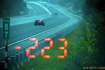 Vội đi đám cưới, tài xế BMW chạy với tốc độ 223 km/h trên cao tốc