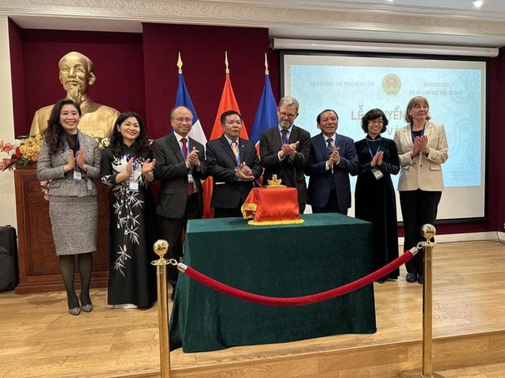 Chuyển giao thành công Ấn vàng Hoàng đế chi bảo từ Pháp về Việt Nam - 1 Chuyển giao thành công Ấn vàng Hoàng đế chi bảo từ Pháp về Việt Nam - 1
