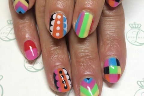 Những kiểu sơn móng sành điệu mùa xuân hè