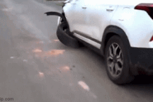 Nữ tài xế lái ô tô "rụng" bánh chạy gần 10km bị phạt 70 triệu đồng