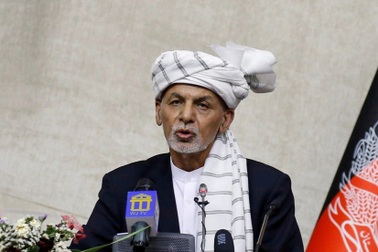 Cựu tổng thống Afghanistan bỏ trốn lý giải thông điệp "lạ" về Taliban