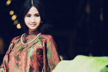 Hoa hậu quý bà châu Á và những chiếc áo dài quyền quý