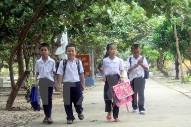 Khánh Hòa: 5 giáo viên mới ra huyện đảo Trường Sa dạy học đợt 3