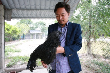 “Dị nhân” bỏ 10 năm qua 18 quốc gia…tầm gà