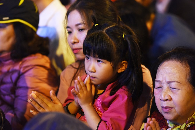 Hàng nghìn người dâng sao giải hạn ở chùa Phúc Khánh