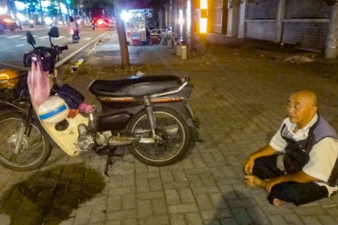 9 ngày chưa có cuốc, tài xế xe ôm truyền thống "hụt hơi, tụt huyết áp"