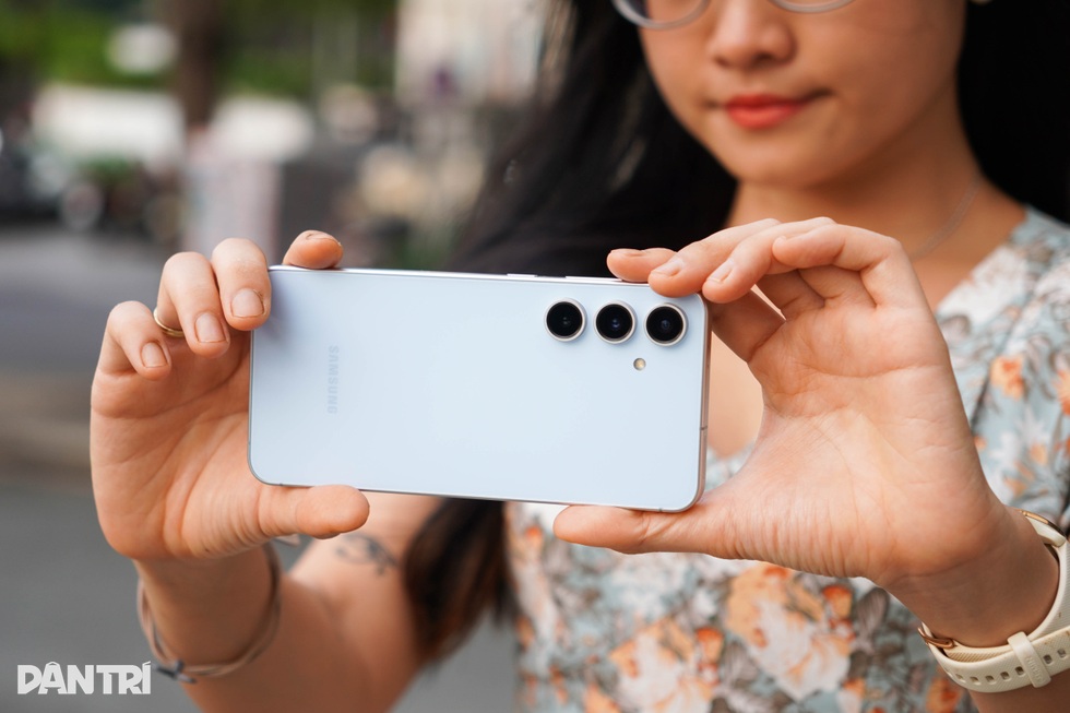 Trải nghiệm camera Galaxy S24 FE: Nhiều tính năng, hỗ trợ AI chỉnh sửa ảnh - 1 Trải nghiệm camera Galaxy S24 FE: Nhiều tính năng, hỗ trợ AI chỉnh sửa ảnh - 1