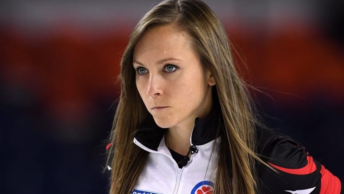 Rachel Homan: Nữ đội trưởng xinh đẹp đến từ Canada - 3