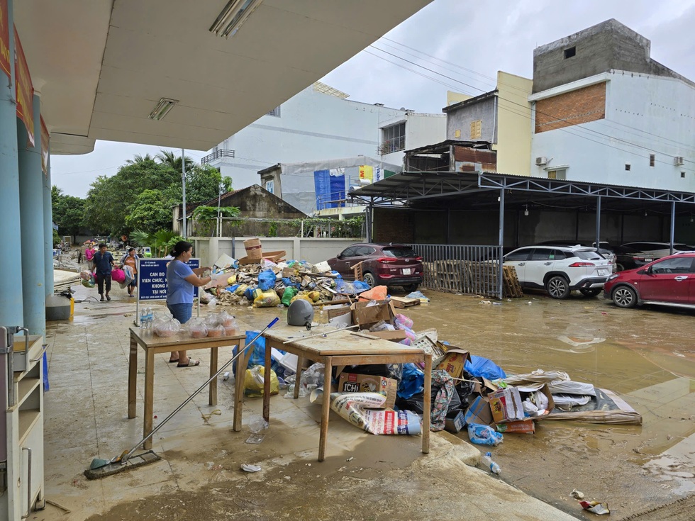 Hành trình chưa kể của nam bác sĩ 2 lần chi viện vùng lũ Khánh Hòa, Đắk Lắk - 4