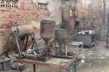 Hà Nội: Xưởng sản xuất cồn cháy dữ dội suốt 2 tiếng