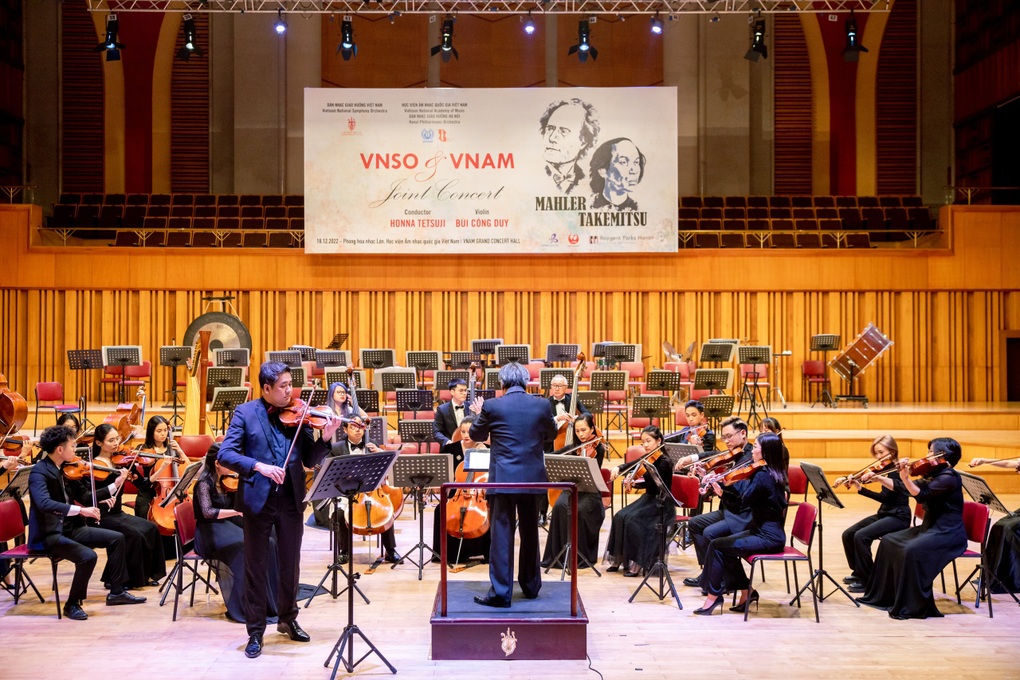 Hòa nhạc Joint Concert gây choáng ngợp với khán giả yêu nhạc cổ điển - 3 Hòa nhạc Joint Concert gây choáng ngợp với khán giả yêu nhạc cổ điển - 3