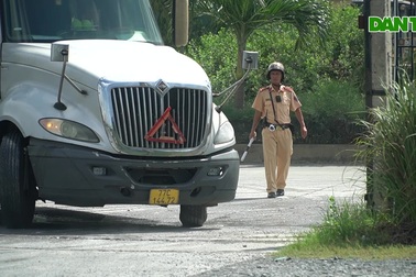 Công an TP Thủ Đức kiểm tra ma túy hàng chục tài xế xe container