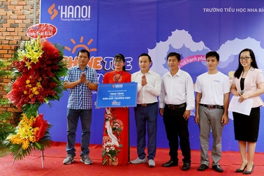 Tổ chức lễ trao sơn "Shine The Happiness – Lan tỏa hạnh phúc" tại trường tiểu học Nha Bích (Bình Phước)