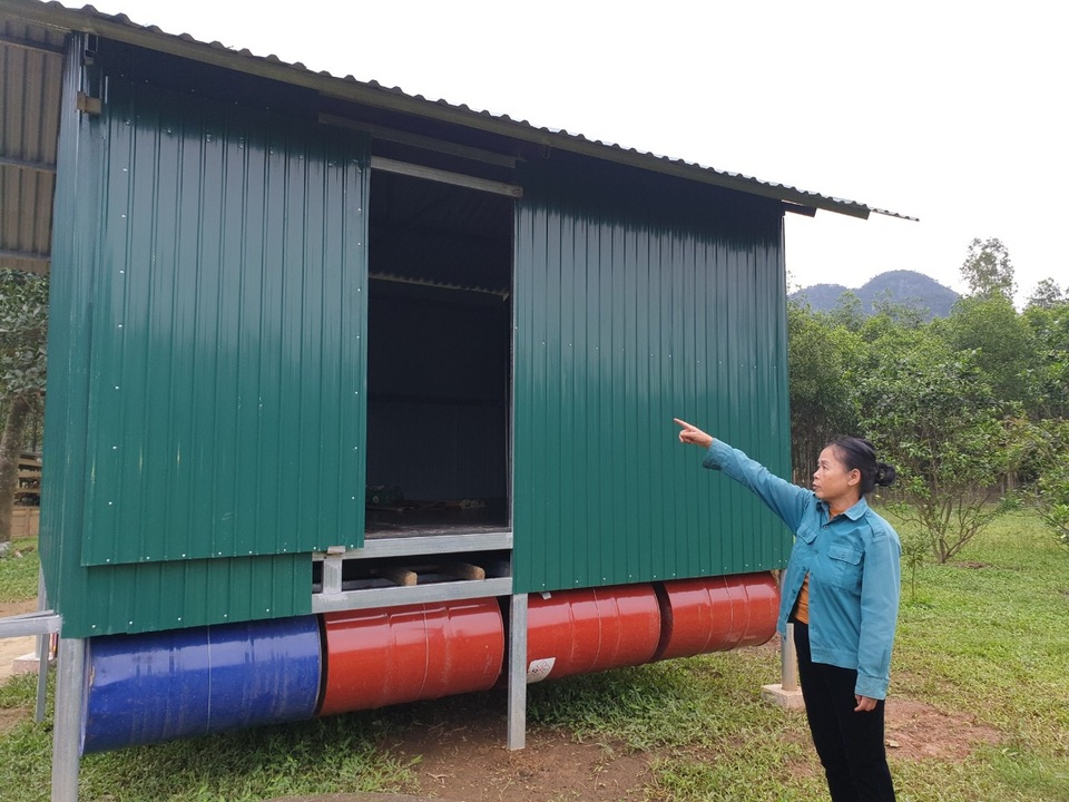 Ngắm những ngôi nhà phao cứu sinh người dân vùng rốn lũ do bạn đọc tặng - 6 Ngắm những ngôi nhà phao cứu sinh người dân vùng rốn lũ do bạn đọc tặng - 6