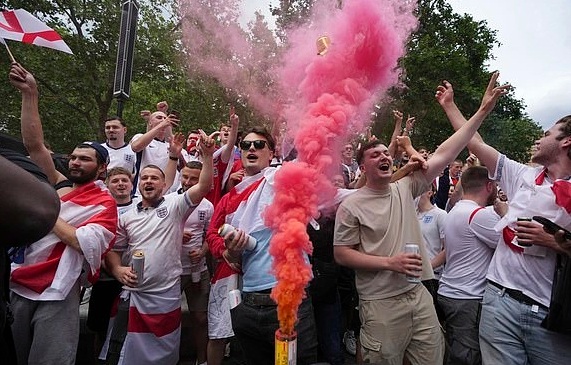 Anh2-edited.jpeg Anh2-edited.jpeg