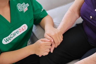 Nghề chăm sóc viên được đào tạo chuyên môn tại Việt Nam