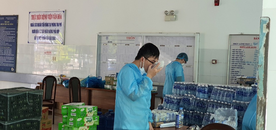 Nhịp sống bên trong khu cách ly Covid-19 Bệnh viện Đà Nẵng - 8 Nhịp sống bên trong khu cách ly Covid-19 Bệnh viện Đà Nẵng - 8