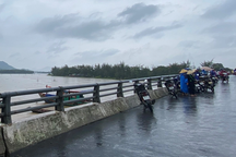 Giận bạn gái, nam thanh niên nhảy cầu tự tử