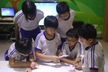 Kinh tế khó khăn, chuyển con từ trường quốc tế về trường công có khả thi?