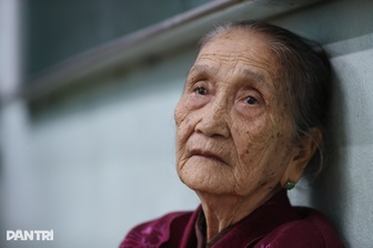 Cơn bão chưa đến nhưng lòng người mẹ miền Trung đã nổi sóng lo âu