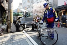 Một thiếu niên Việt bị tai nạn giao thông khi đi đưa báo tại Nhật Bản