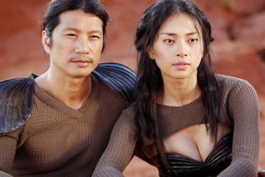 Ngô Thanh Vân mong dư luận động viên Dustin Nguyễn