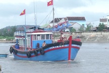 Ngư dân gặp khó với quy định về thợ máy khi vươn khơi