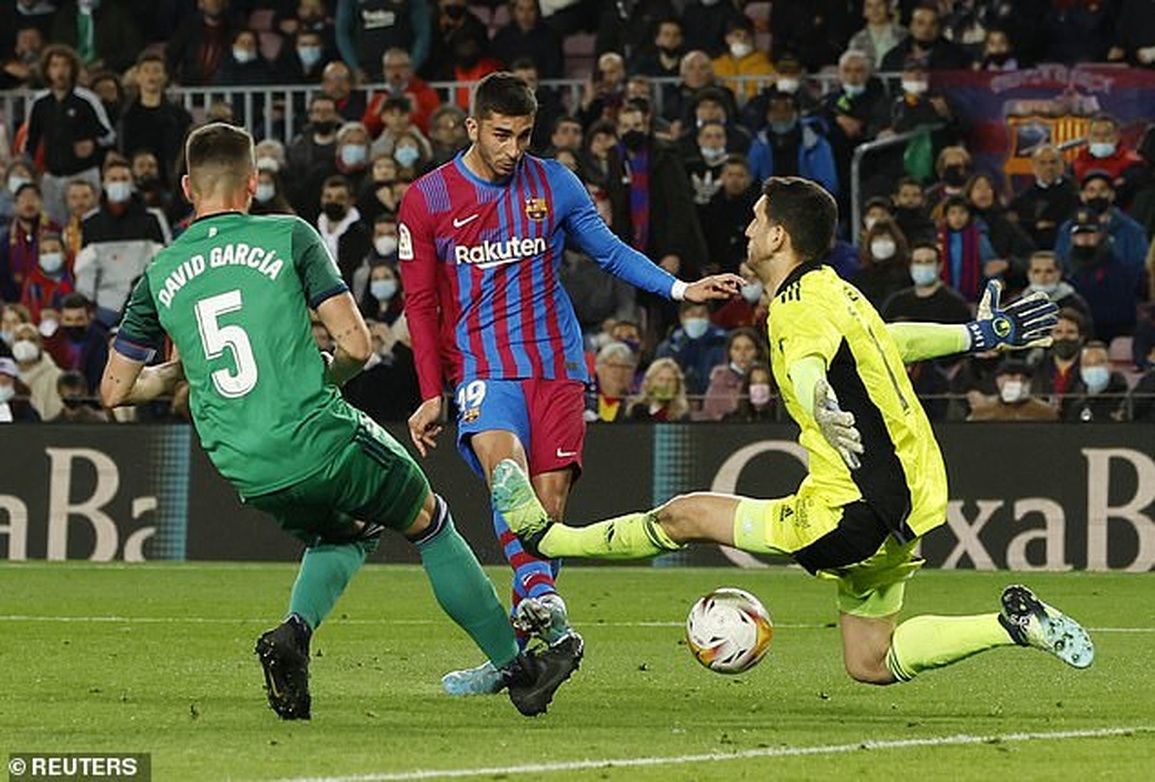 Ferran Torres rực sáng, Barcelona đại thắng 4 sao và vượt mặt Atletico - 2 Ferran Torres rực sáng, Barcelona đại thắng 4 sao và vượt mặt Atletico - 2