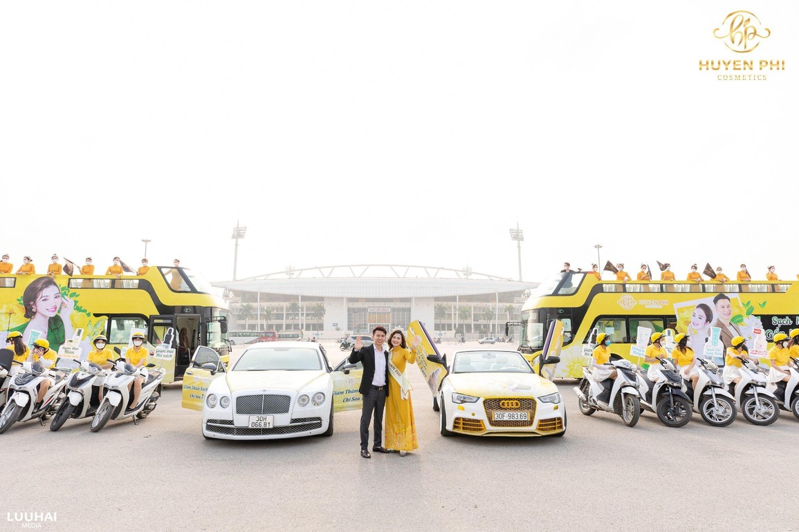 Roadshow Huyền Phi phủ sắc vàng Hà Nội - 1 Roadshow Huyền Phi phủ sắc vàng Hà Nội - 1