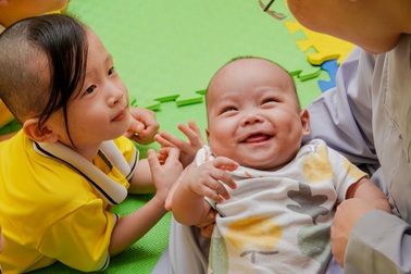 Sản phụ bị ruồng bỏ trong căn nhà hoang và bàn tay chìa ra nơi lầm lỡ