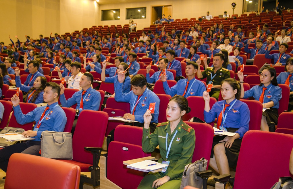 Xây dựng đội ngũ cán bộ Đoàn năng động, dám nghĩ, dám làm - 3 Xây dựng đội ngũ cán bộ Đoàn năng động, dám nghĩ, dám làm - 3