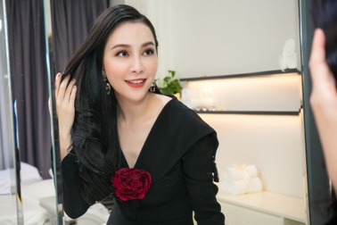 “Chim công” Linh Nga xuất hiện rạng rỡ sau khi thắng kiện chồng cũ