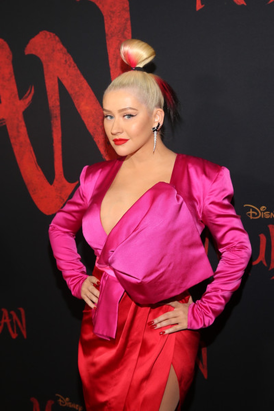 Cận cảnh gương mặt như tượng sáp của Christina Aguilera - 6 Cận cảnh gương mặt như tượng sáp của Christina Aguilera - 6