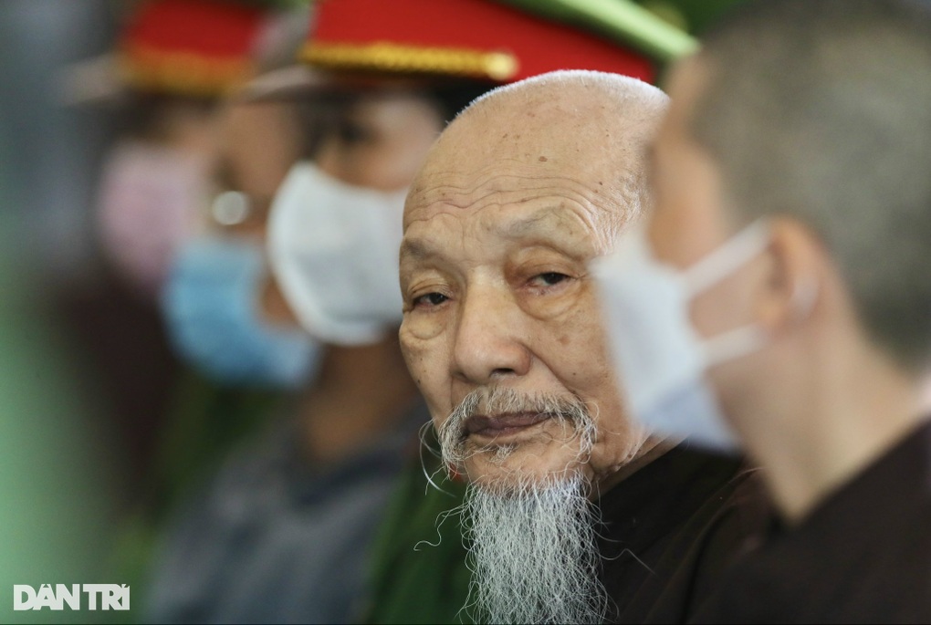 Lê Tùng Vân khai đang chờ lấy vợ, khẳng định mình có phẩm hạnh cao sang - 1 Lê Tùng Vân khai đang chờ lấy vợ, khẳng định mình có phẩm hạnh cao sang - 1