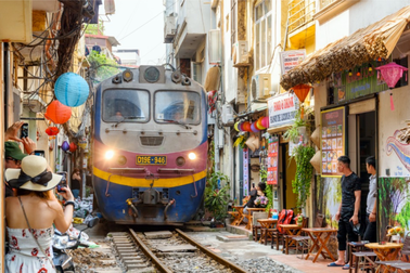 48 giờ ở Hà Nội: Từ cà phê, bún chả đến "vung tiền" cho ẩm thực đỉnh cao