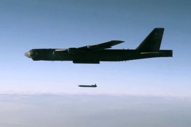 Mỹ khoe đòn đánh của AGM-86 hậu Tomahawk tại Syria