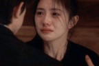 Đang mang bầu, tôi bắt gặp chồng vẫn lén theo dõi người yêu cũ
