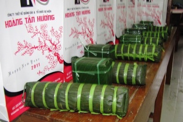 Tặng 1.200 đòn bánh tét cho trẻ em nghèo đón Xuân