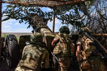 Vệ binh Nga dàn trận phản công, hạ gục quân Ukraine đột kích lãnh thổ